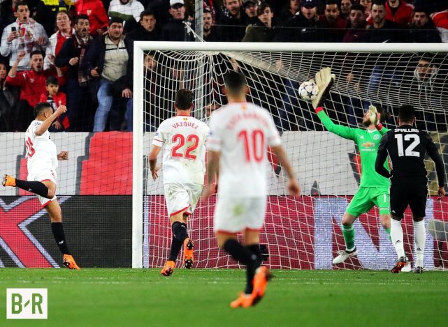  朗斯门将神扑零封强敌 获评本轮最佳球员  