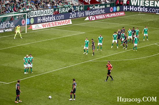  多特蒙德防线失误频出主场不敌沃尔夫斯堡  