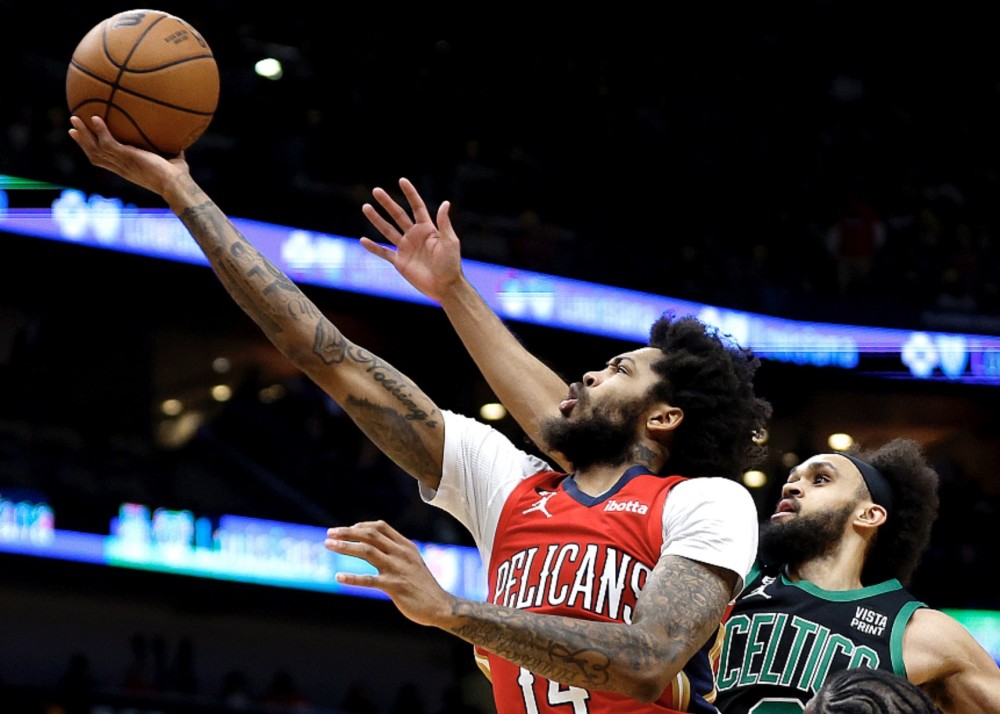  锡安复出轰下准三双鹈鹕击败开拓者